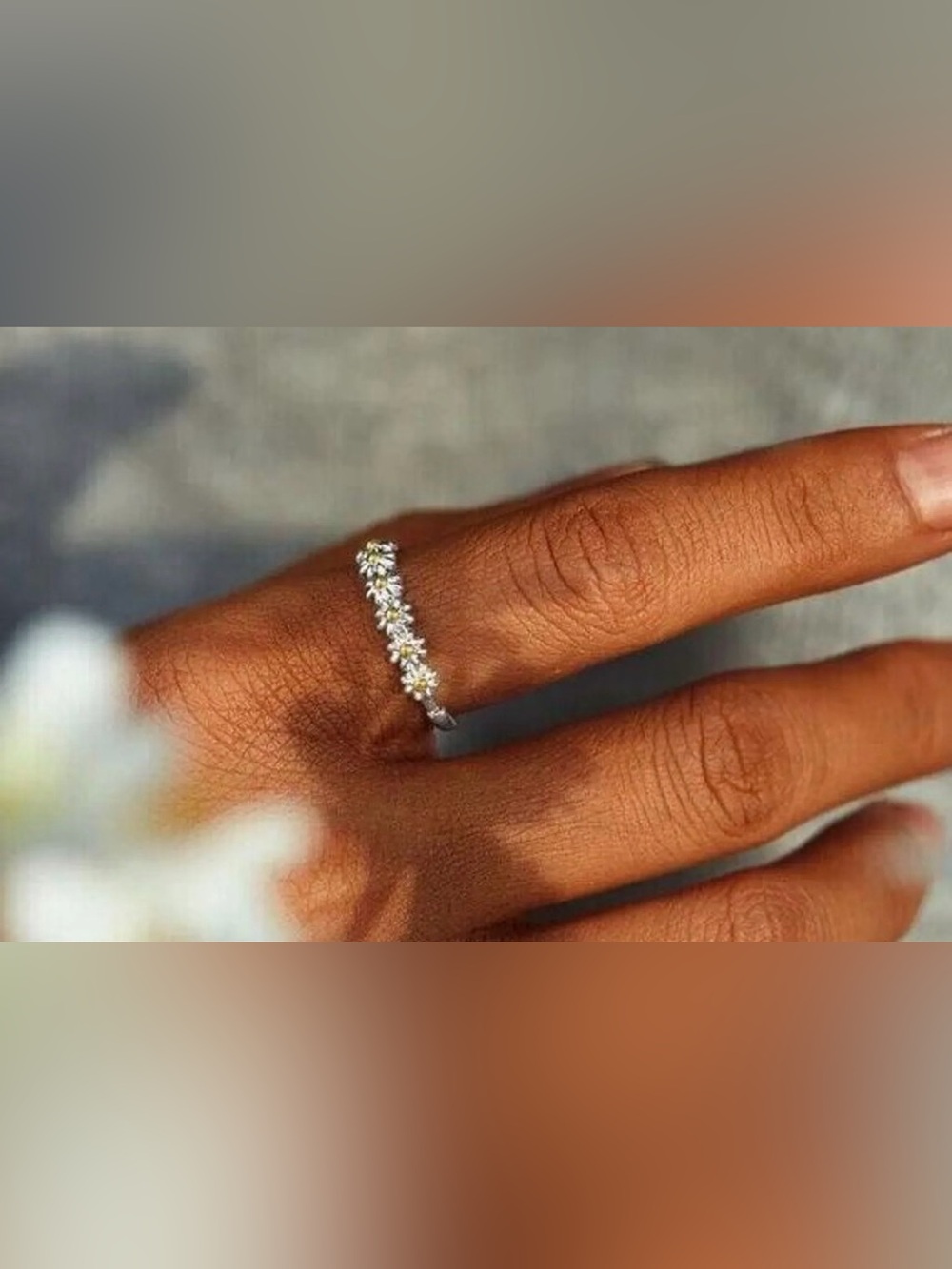 Delicate Daisy Flower Ring